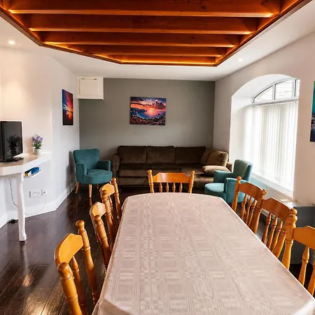 Aran View Homes Doolin - The Courtyard House - Sleeps 9