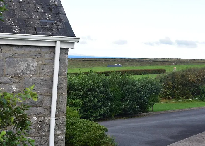 Aran View Holiday Homes Doolin - The Stone Cottage - Sleeps 9 Casa vacanze *